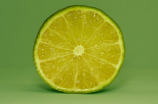 梅子金黄杏子肥：夏日常见的开胃水果